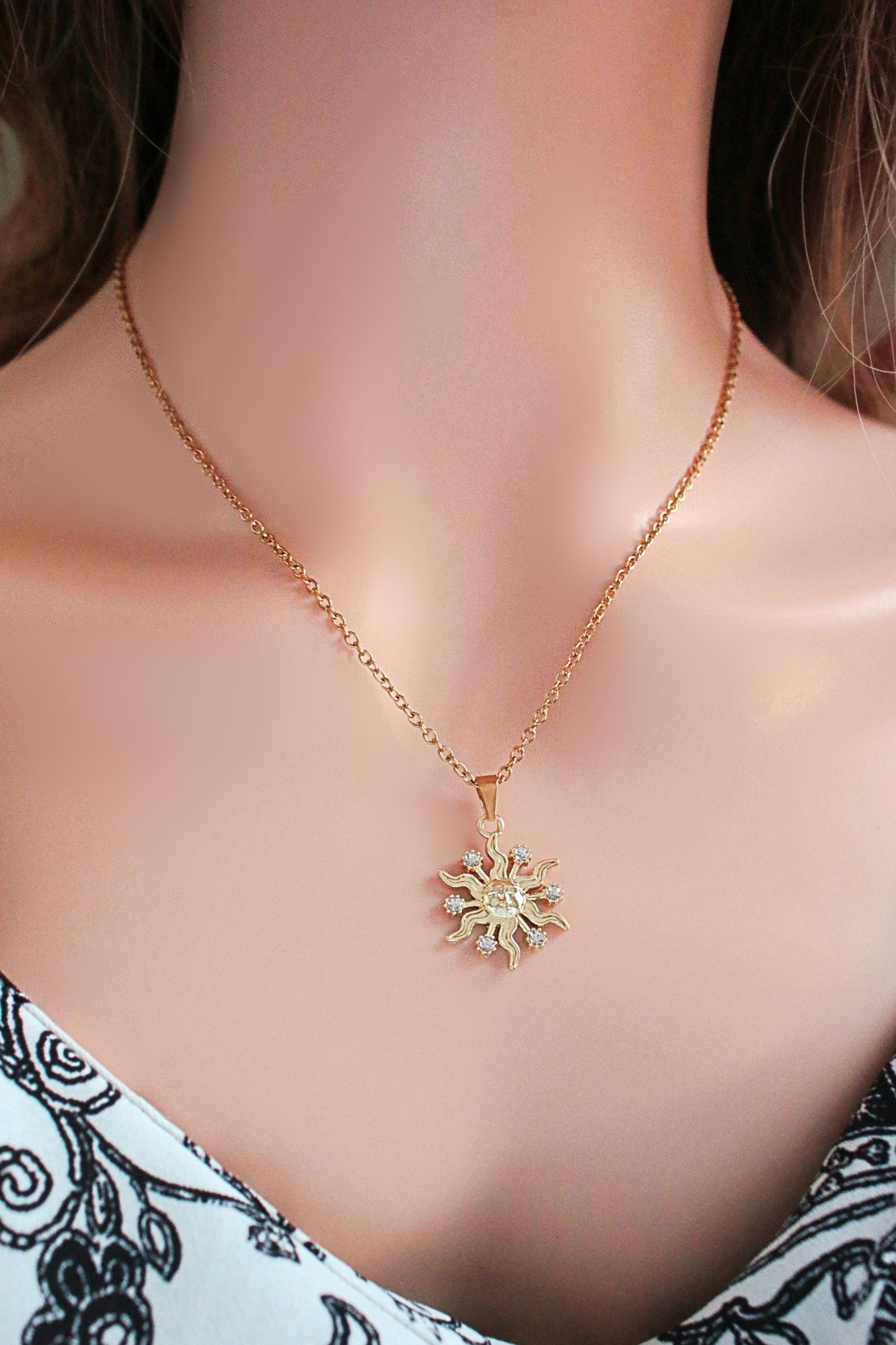 24 Karats Sun Pendant Necklace
